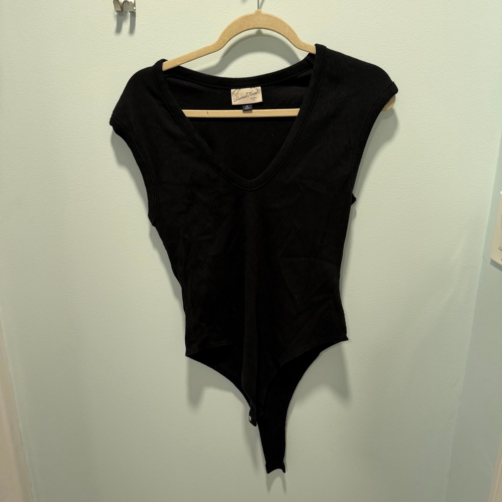 Universal Thread Bodysuit Black Medium Ribbed V-Neck Sleeveless Casual